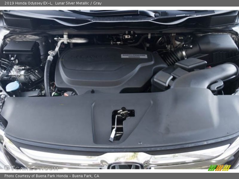 Lunar Silver Metallic / Gray 2019 Honda Odyssey EX-L