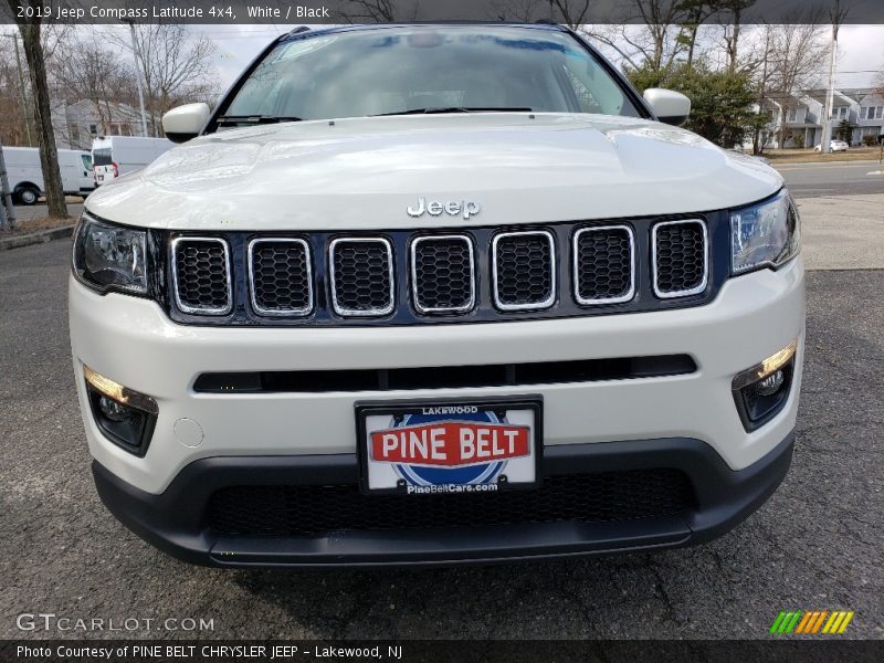 White / Black 2019 Jeep Compass Latitude 4x4