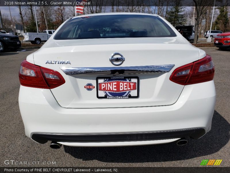 Glacier White / Charcoal 2018 Nissan Altima 2.5 S