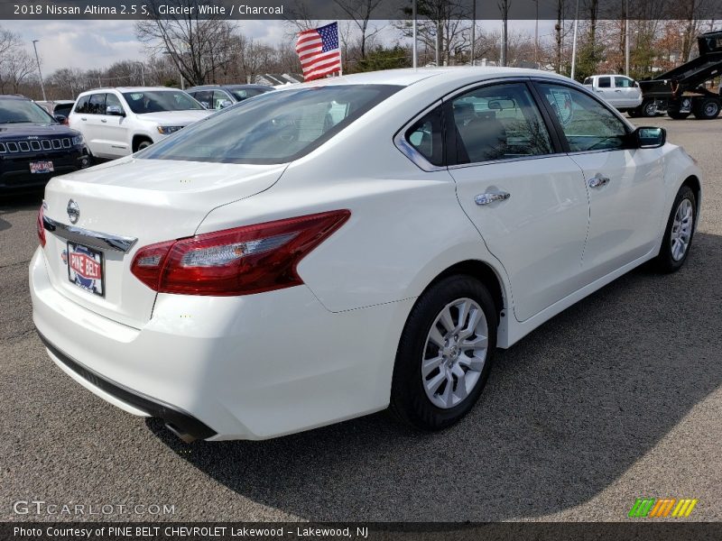 Glacier White / Charcoal 2018 Nissan Altima 2.5 S