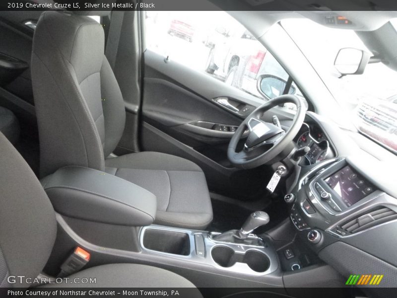 Silver Ice Metallic / Black 2019 Chevrolet Cruze LS