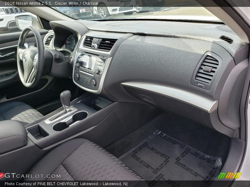 Glacier White / Charcoal 2018 Nissan Altima 2.5 S