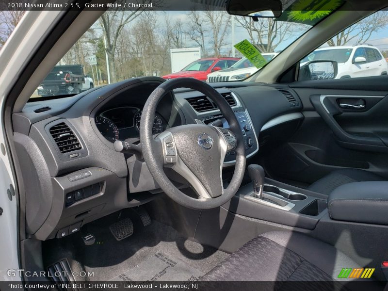 Glacier White / Charcoal 2018 Nissan Altima 2.5 S