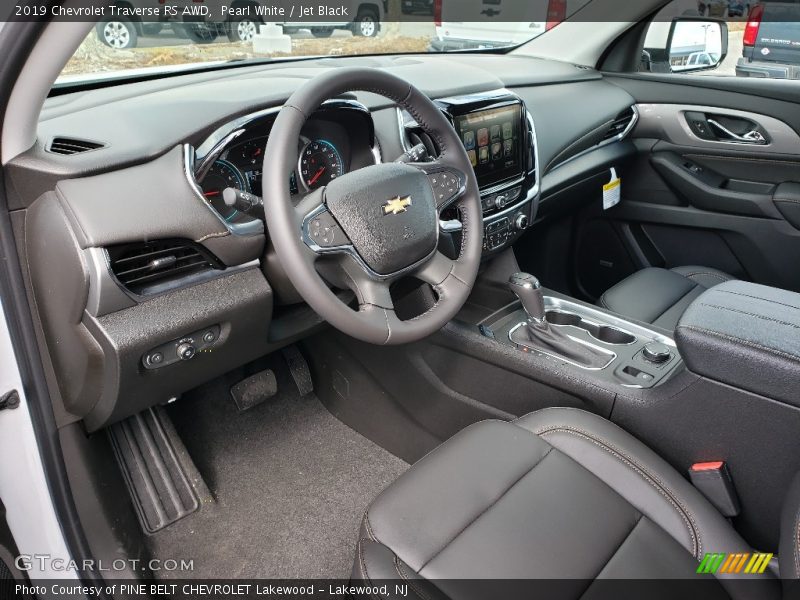 Pearl White / Jet Black 2019 Chevrolet Traverse RS AWD