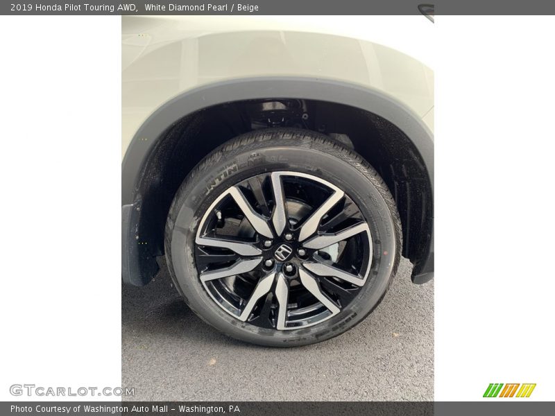 White Diamond Pearl / Beige 2019 Honda Pilot Touring AWD