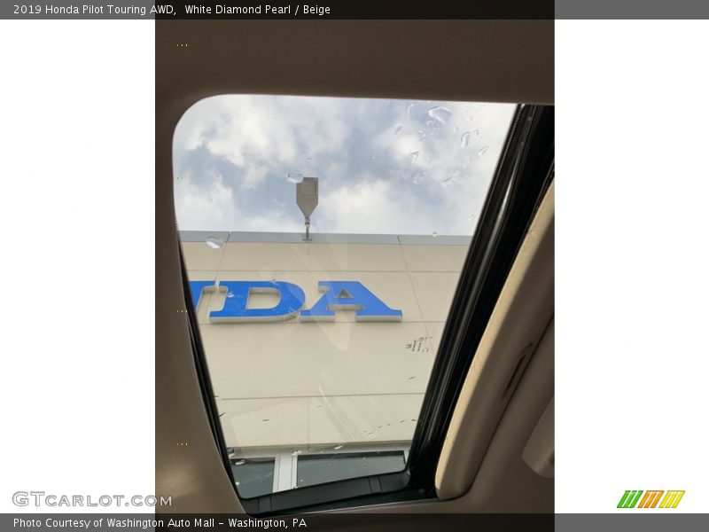 White Diamond Pearl / Beige 2019 Honda Pilot Touring AWD