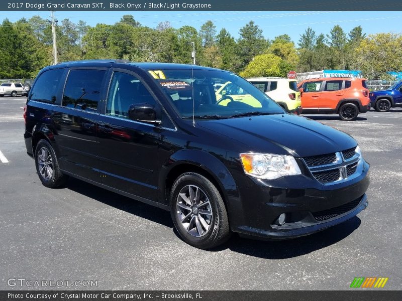 Black Onyx / Black/Light Graystone 2017 Dodge Grand Caravan SXT