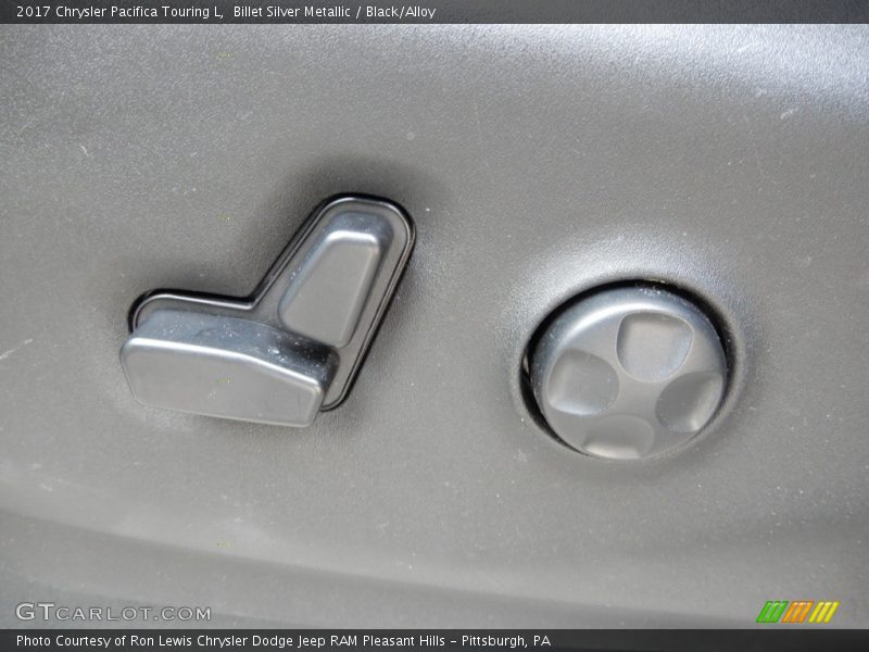 Billet Silver Metallic / Black/Alloy 2017 Chrysler Pacifica Touring L