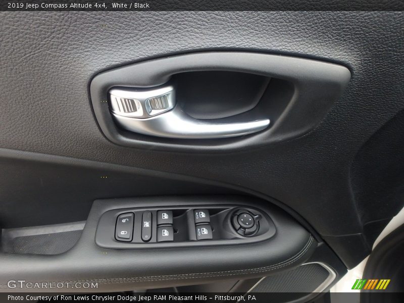 White / Black 2019 Jeep Compass Altitude 4x4