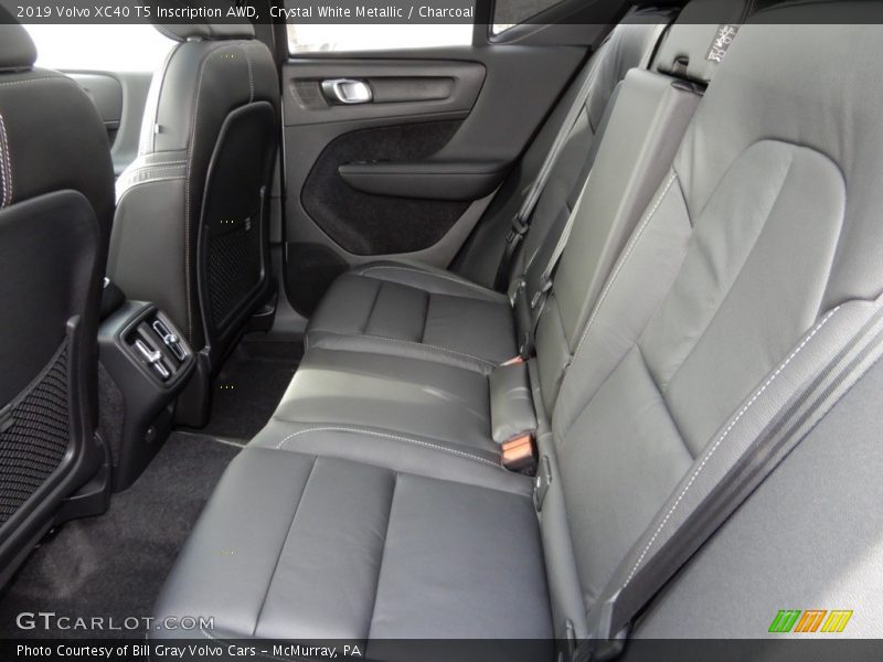 Crystal White Metallic / Charcoal 2019 Volvo XC40 T5 Inscription AWD