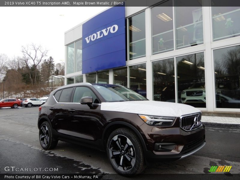 Front 3/4 View of 2019 XC40 T5 Inscription AWD