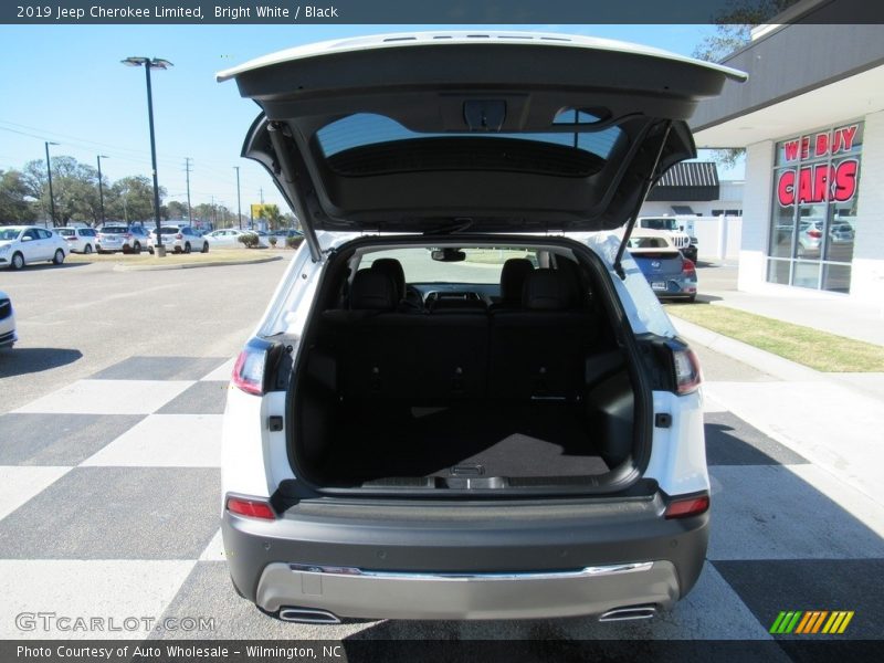 Bright White / Black 2019 Jeep Cherokee Limited