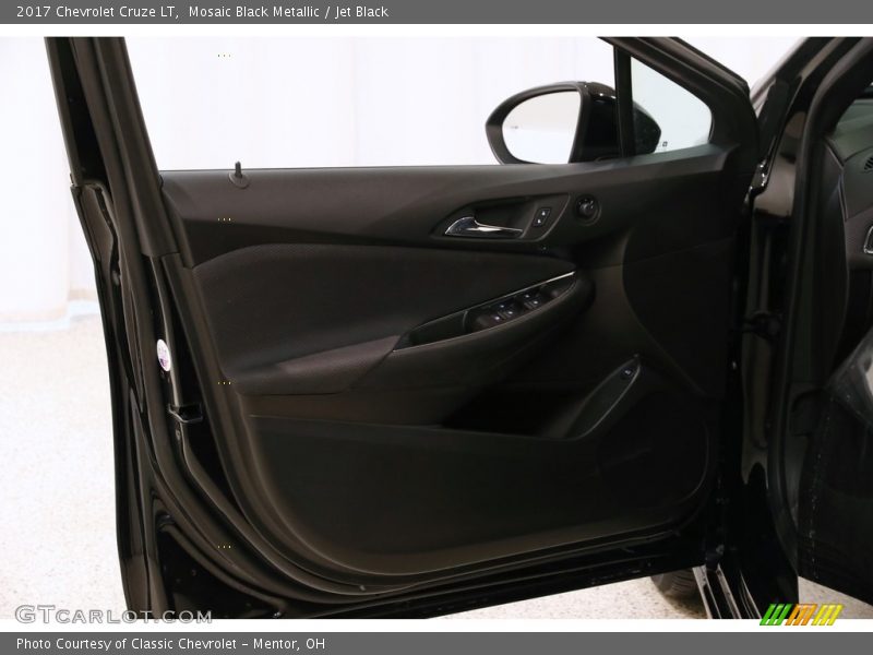 Mosaic Black Metallic / Jet Black 2017 Chevrolet Cruze LT