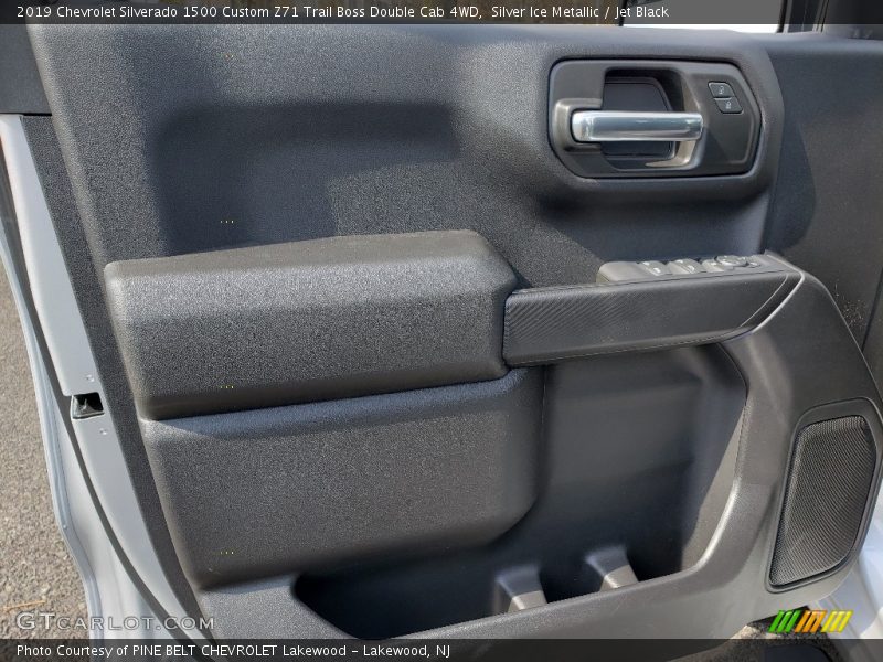 Silver Ice Metallic / Jet Black 2019 Chevrolet Silverado 1500 Custom Z71 Trail Boss Double Cab 4WD