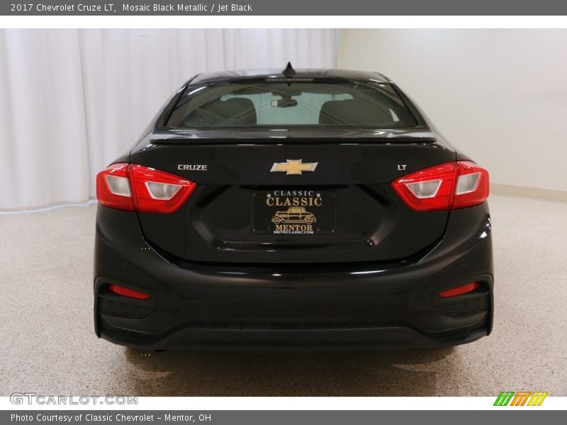 Mosaic Black Metallic / Jet Black 2017 Chevrolet Cruze LT