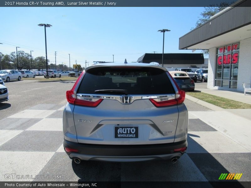 Lunar Silver Metallic / Ivory 2017 Honda CR-V Touring AWD