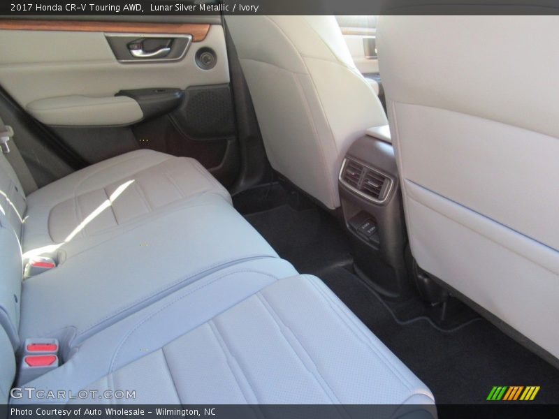 Lunar Silver Metallic / Ivory 2017 Honda CR-V Touring AWD