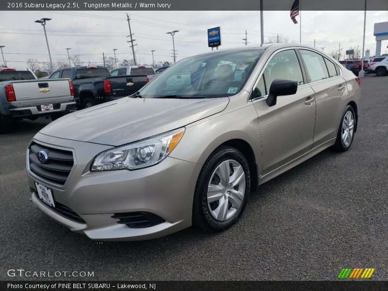 Tungsten Metallic / Warm Ivory 2016 Subaru Legacy 2.5i