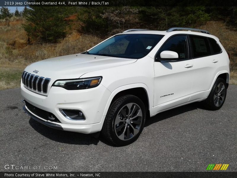 Pearl White / Black/Tan 2019 Jeep Cherokee Overland 4x4