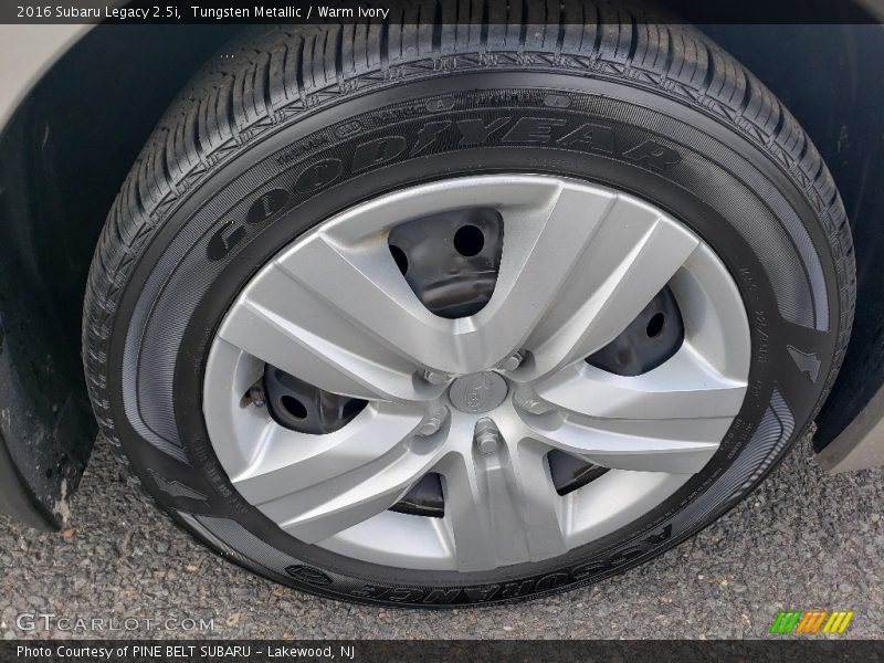 Tungsten Metallic / Warm Ivory 2016 Subaru Legacy 2.5i