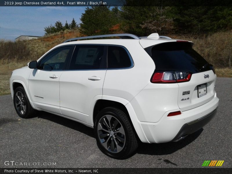 Pearl White / Black/Tan 2019 Jeep Cherokee Overland 4x4