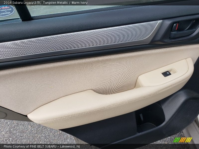 Tungsten Metallic / Warm Ivory 2016 Subaru Legacy 2.5i