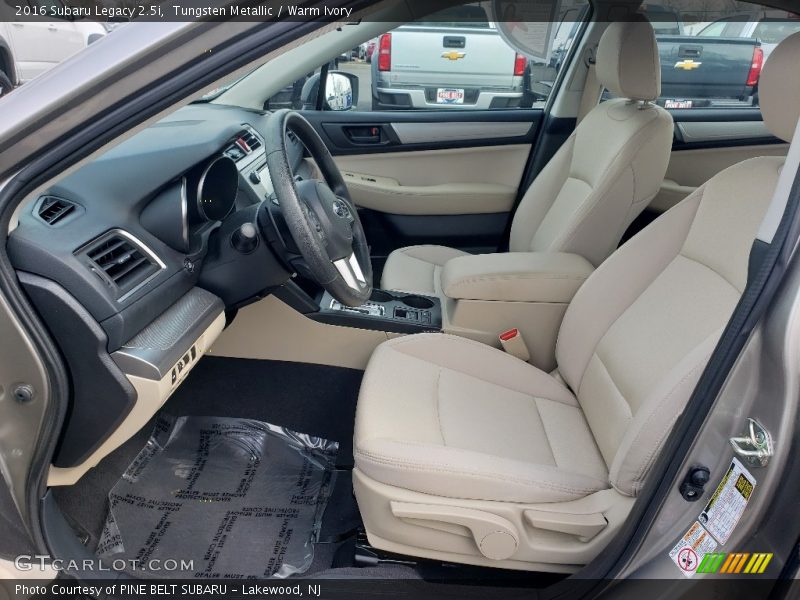 Tungsten Metallic / Warm Ivory 2016 Subaru Legacy 2.5i