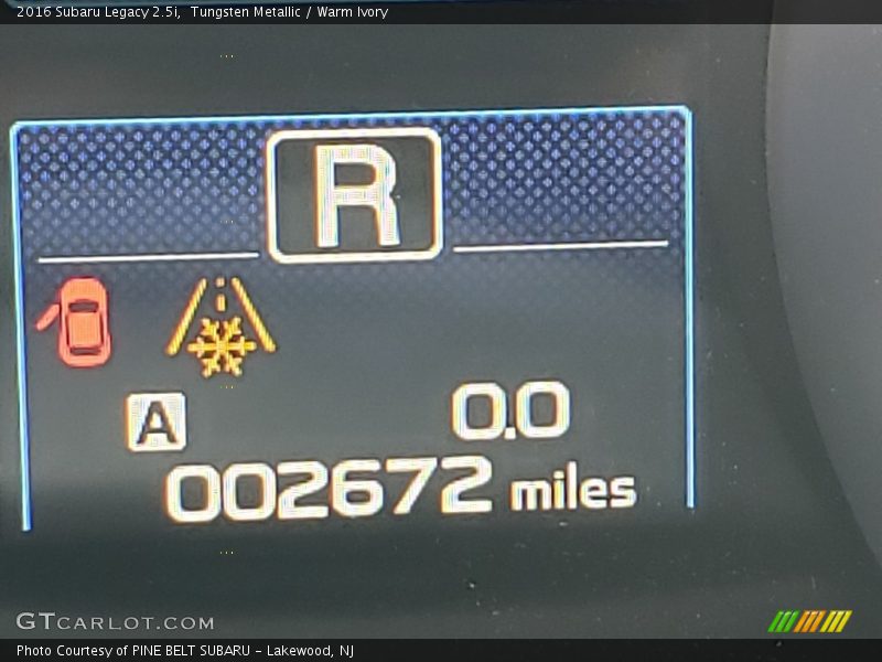 Tungsten Metallic / Warm Ivory 2016 Subaru Legacy 2.5i
