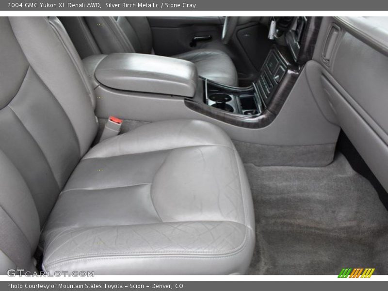 Silver Birch Metallic / Stone Gray 2004 GMC Yukon XL Denali AWD