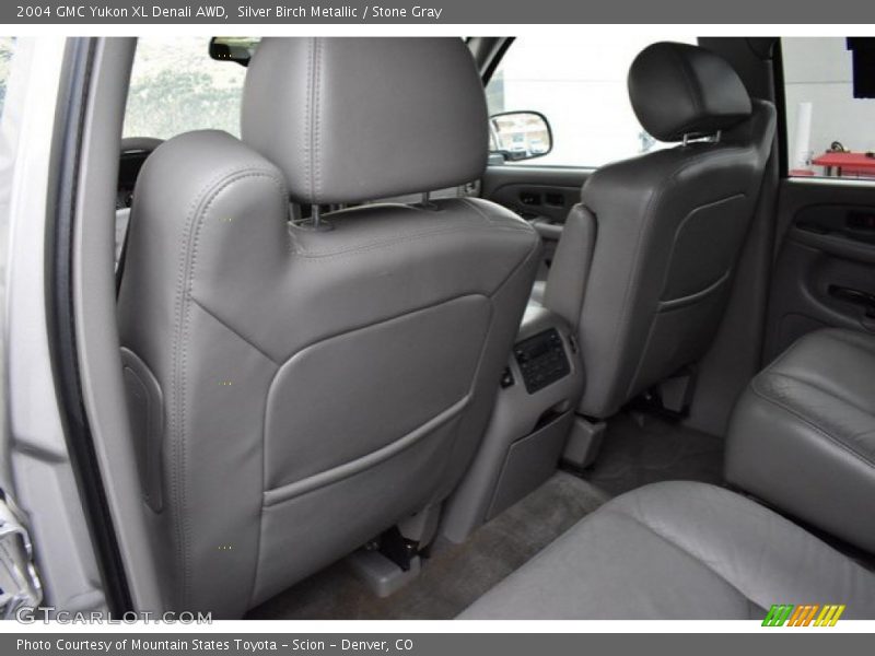 Silver Birch Metallic / Stone Gray 2004 GMC Yukon XL Denali AWD