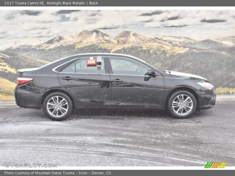 Midnight Black Metallic / Black 2017 Toyota Camry SE