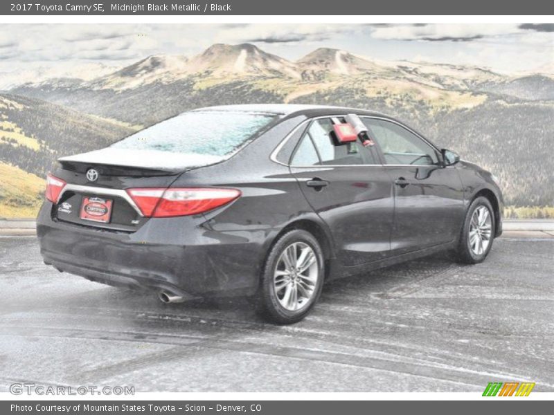 Midnight Black Metallic / Black 2017 Toyota Camry SE