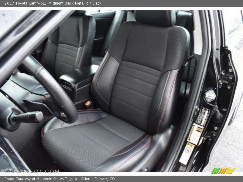 Midnight Black Metallic / Black 2017 Toyota Camry SE