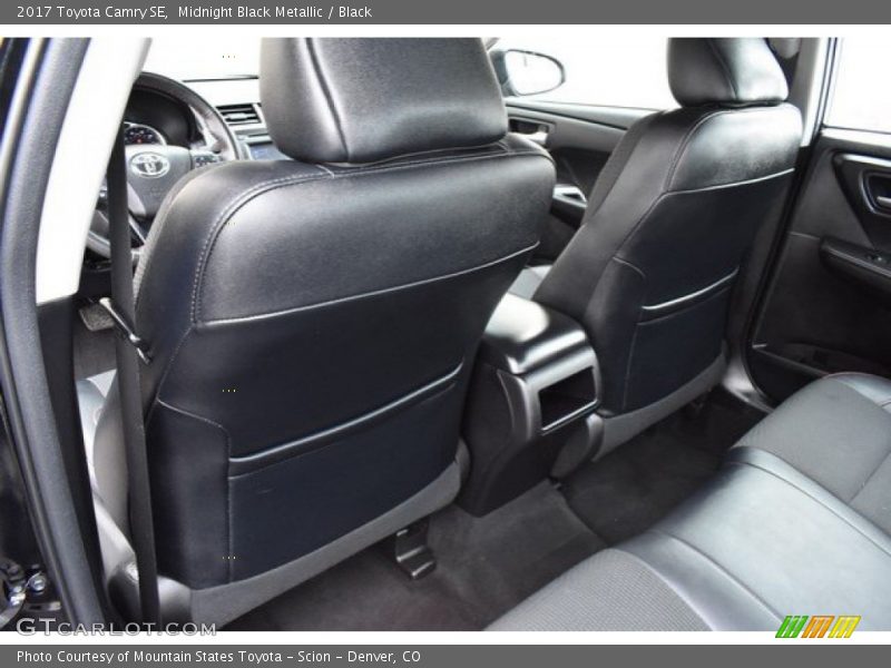 Midnight Black Metallic / Black 2017 Toyota Camry SE