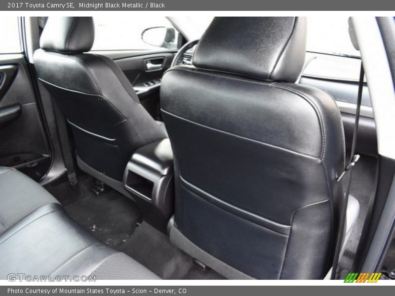 Midnight Black Metallic / Black 2017 Toyota Camry SE