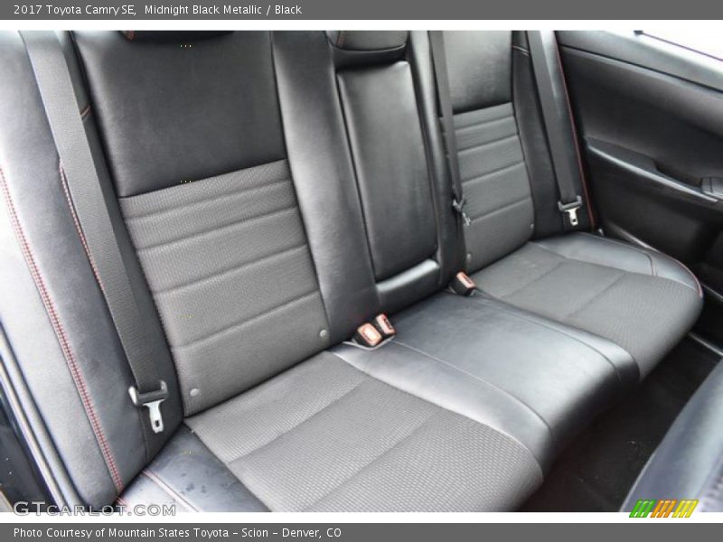 Midnight Black Metallic / Black 2017 Toyota Camry SE