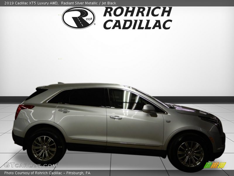 Radiant Silver Metallic / Jet Black 2019 Cadillac XT5 Luxury AWD