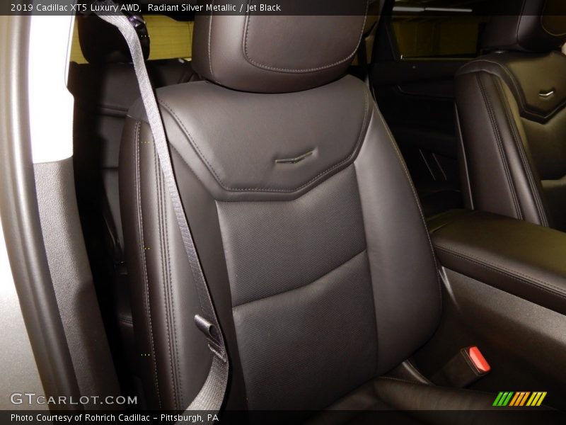 Radiant Silver Metallic / Jet Black 2019 Cadillac XT5 Luxury AWD