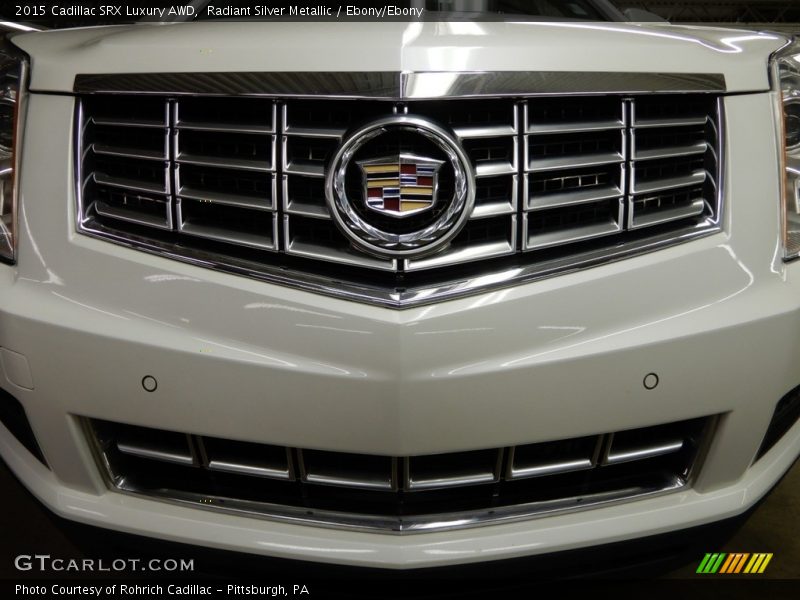 Radiant Silver Metallic / Ebony/Ebony 2015 Cadillac SRX Luxury AWD