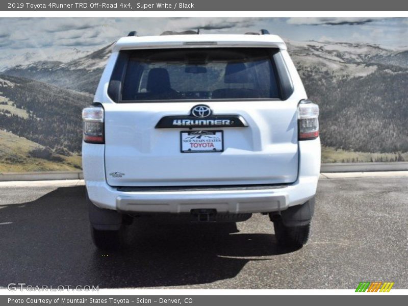 Super White / Black 2019 Toyota 4Runner TRD Off-Road 4x4