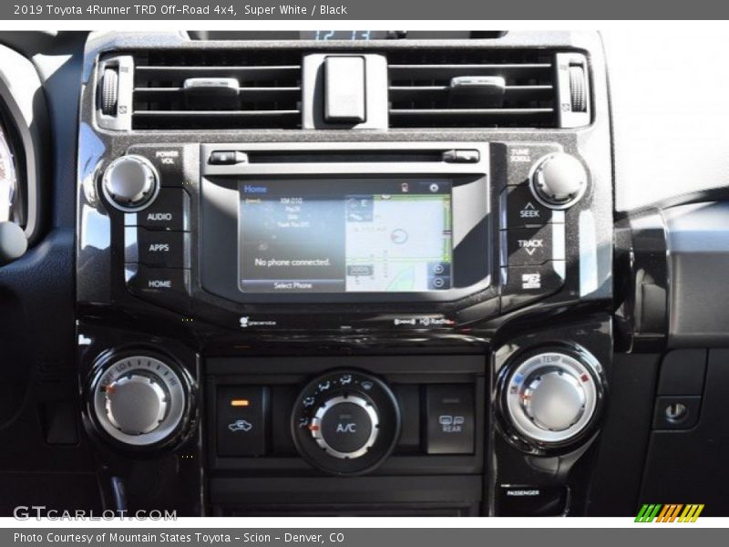 Super White / Black 2019 Toyota 4Runner TRD Off-Road 4x4