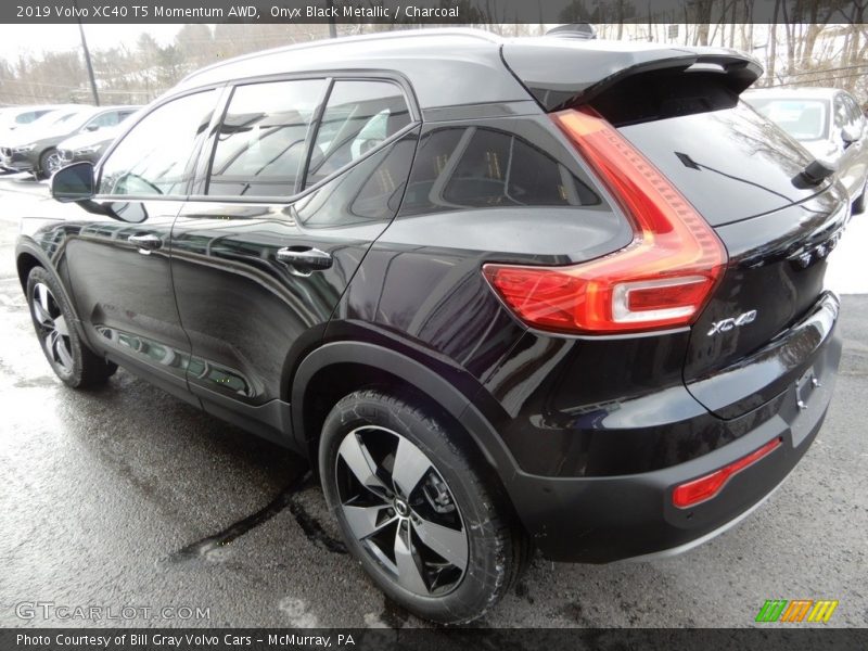 Onyx Black Metallic / Charcoal 2019 Volvo XC40 T5 Momentum AWD