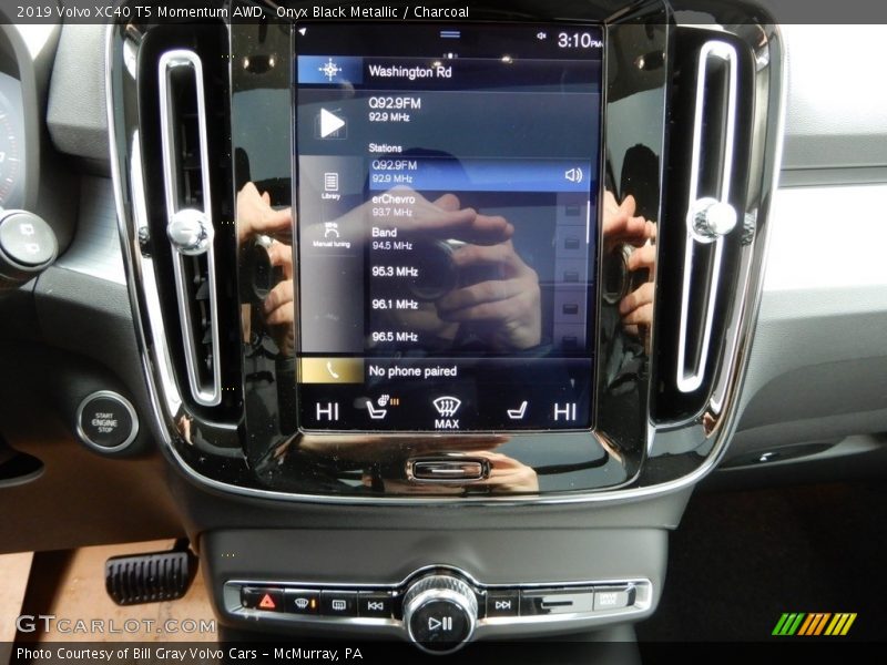 Onyx Black Metallic / Charcoal 2019 Volvo XC40 T5 Momentum AWD