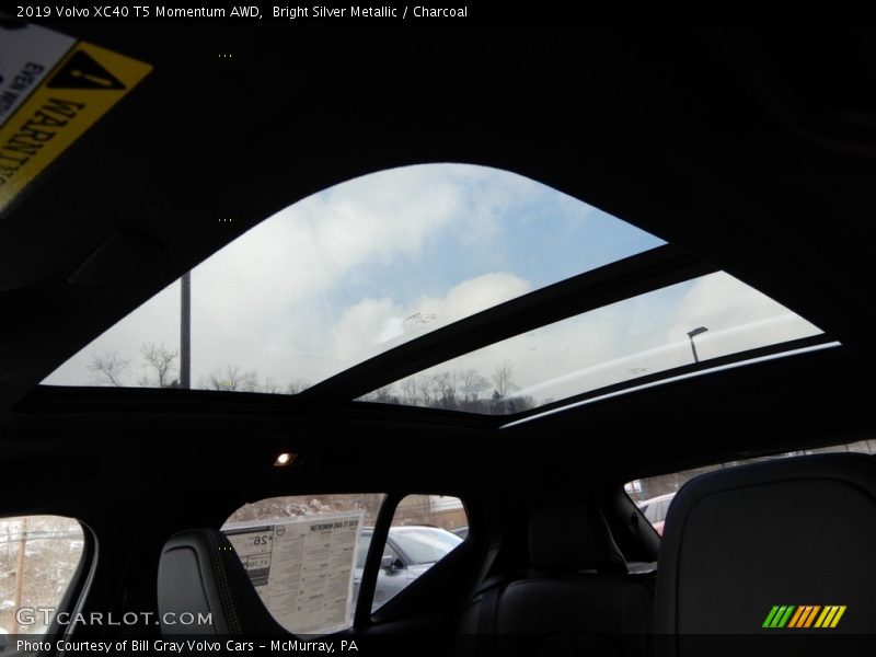 Bright Silver Metallic / Charcoal 2019 Volvo XC40 T5 Momentum AWD
