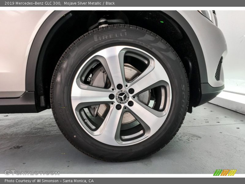 Mojave Silver Metallic / Black 2019 Mercedes-Benz GLC 300
