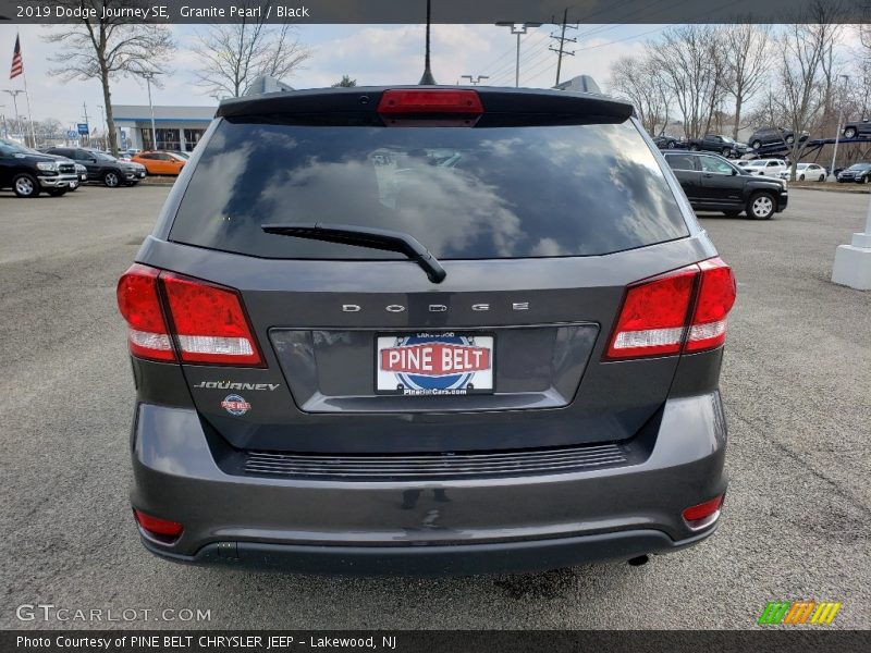 Granite Pearl / Black 2019 Dodge Journey SE
