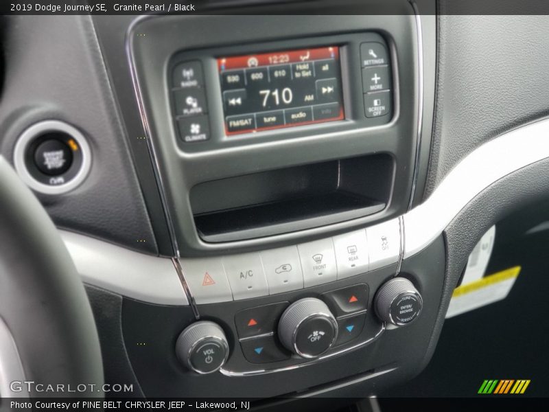 Granite Pearl / Black 2019 Dodge Journey SE