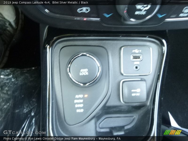 Billet Silver Metallic / Black 2019 Jeep Compass Latitude 4x4