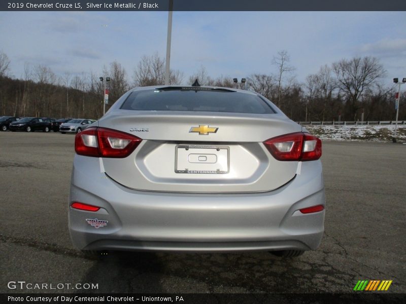 Silver Ice Metallic / Black 2019 Chevrolet Cruze LS