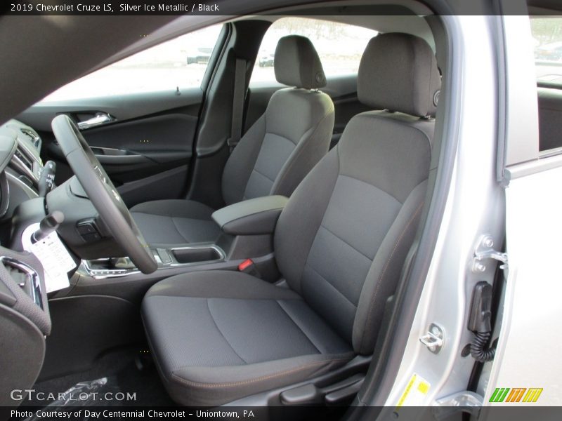 Silver Ice Metallic / Black 2019 Chevrolet Cruze LS